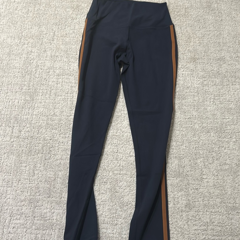 SPLITS59 Ella Airweight navy/brown stripe legging size medium